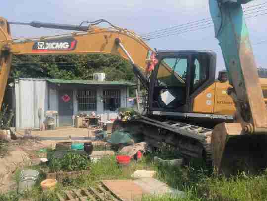 徐工XE270GK履帶式挖掘機