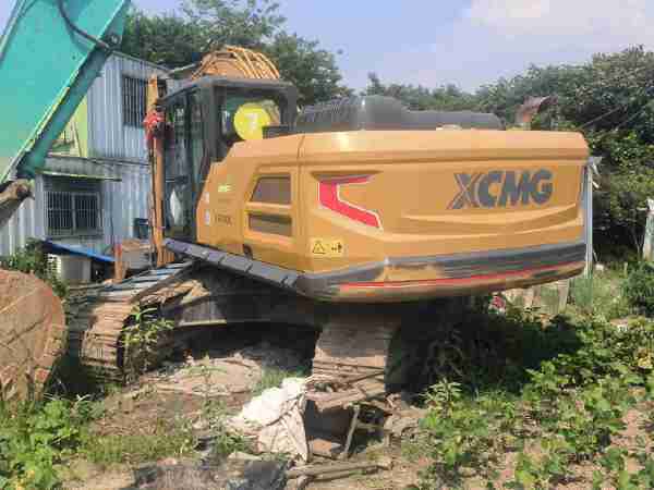 徐工XE270GK履帶式挖掘機