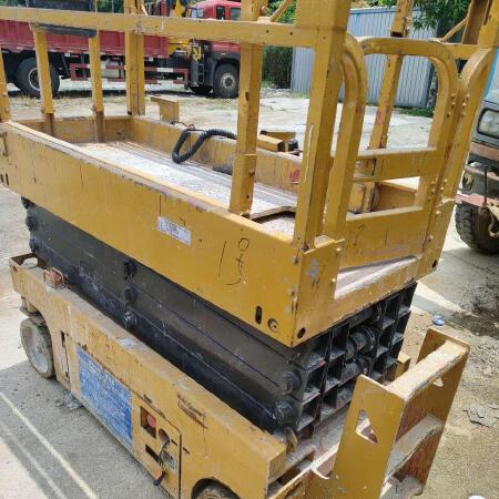 徐工GTJZ0607剪叉式高空作业平台