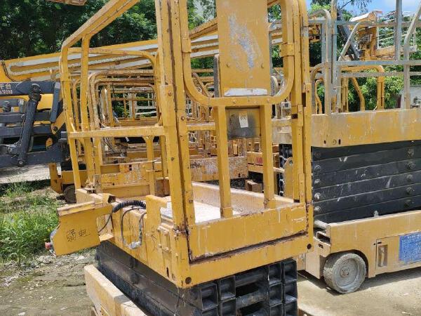 徐工GTJZ0607剪叉式高空作業(yè)平臺