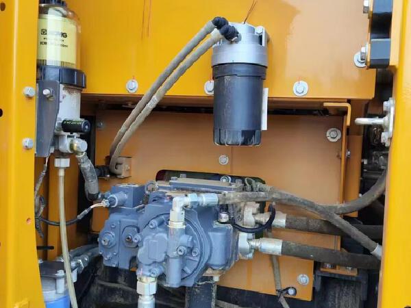 徐工XE135G履帶式挖掘機