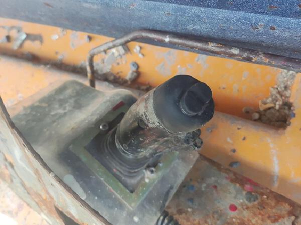 徐工GTJZ1012剪叉式高空作業(yè)平臺