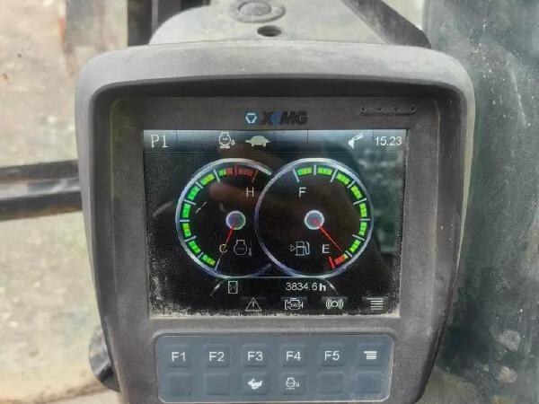 徐工XE135D履帶式挖掘機