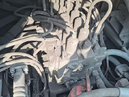 徐工XE600DKMAX履帶式挖掘機