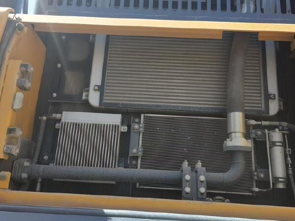 徐工XE550DK履帶式挖掘機
