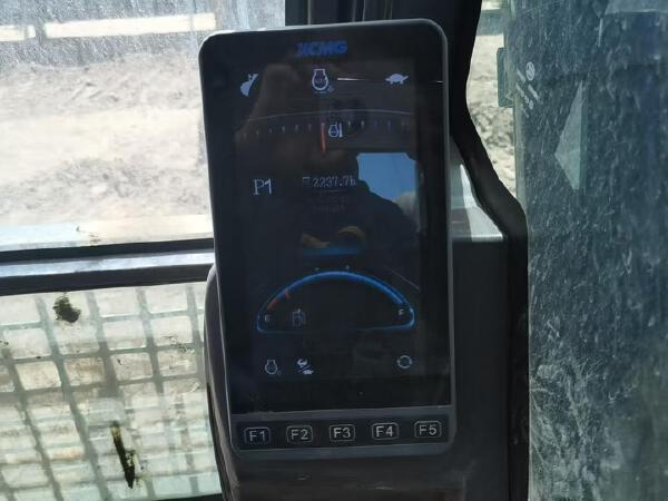 徐工XE550DK履帶式挖掘機