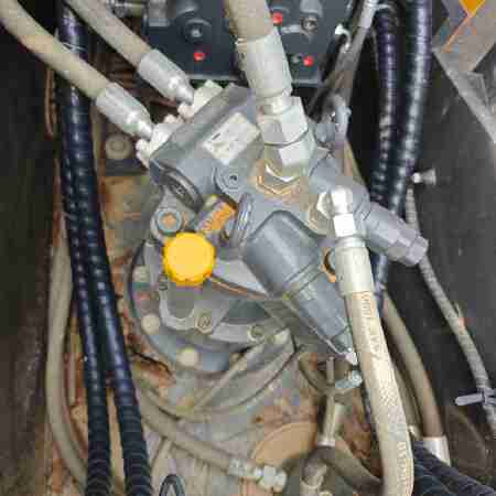 徐工XE135G履带式挖掘机