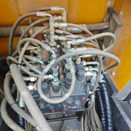 徐工XE135G履带式挖掘机