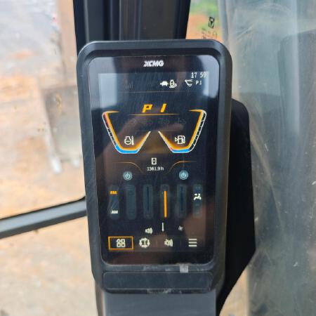 徐工XE135G履带式挖掘机