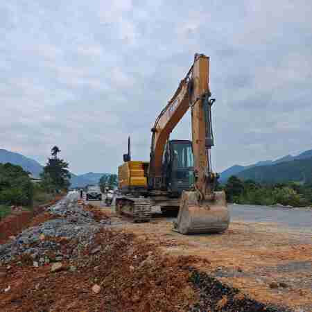 徐工XE135G履带式挖掘机