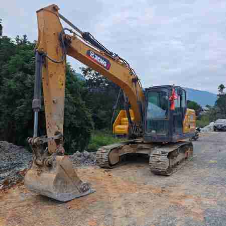 徐工XE135G履带式挖掘机