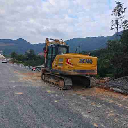 徐工XE135G履带式挖掘机