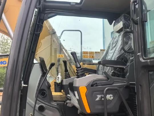 徐工XE155GA履帶式挖掘機