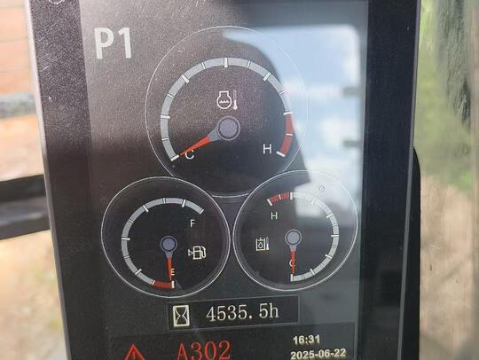 徐工XE215DA履帶式挖掘機