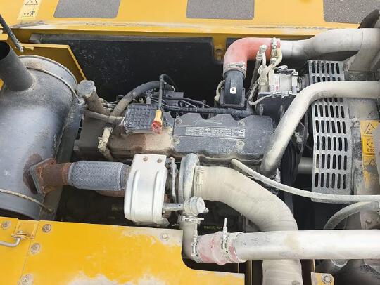 徐工XE215DA履帶式挖掘機