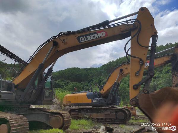 徐工XE370D履帶式挖掘機