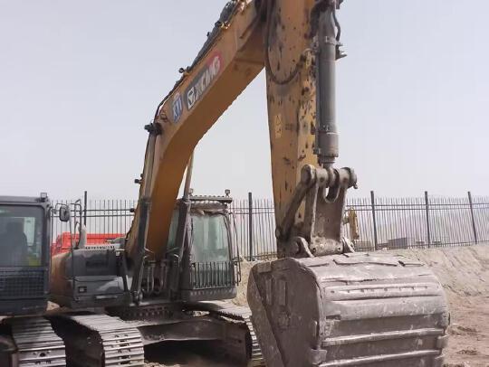 徐工XE370D履帶式挖掘機