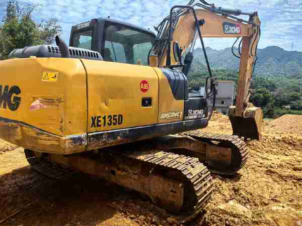 徐工XE135D履帶式挖掘機(jī)