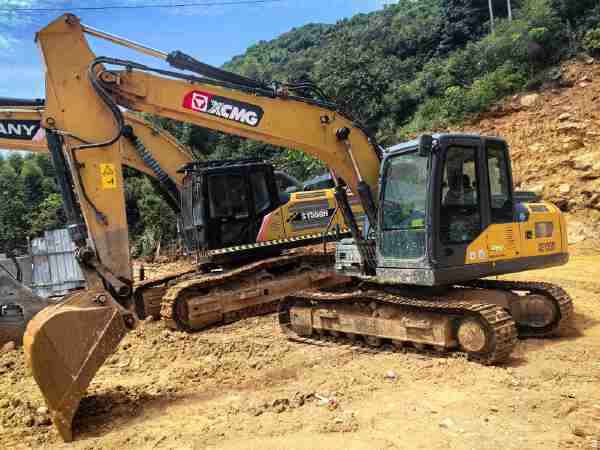 徐工XE135D履帶式挖掘機(jī)