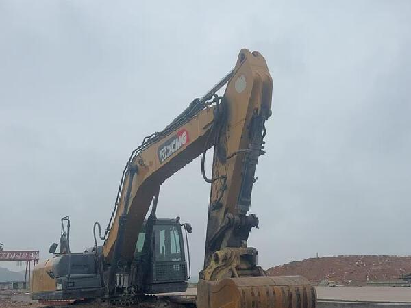 徐工XE370D履帶式挖掘機