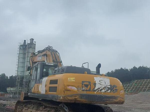 徐工XE370D履帶式挖掘機