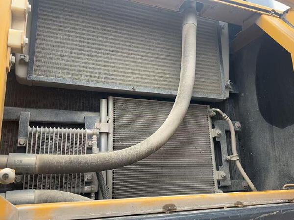 徐工XE370D履帶式挖掘機