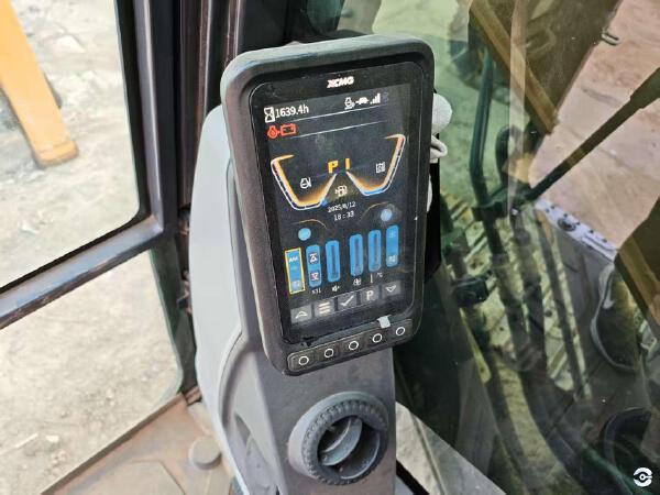 徐工XE105GA履帶式挖掘機