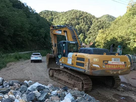 徐工XE380DK履帶式挖掘機(jī)