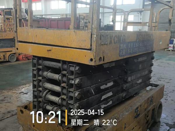 徐工GTJZ1212剪叉式高空作業平臺