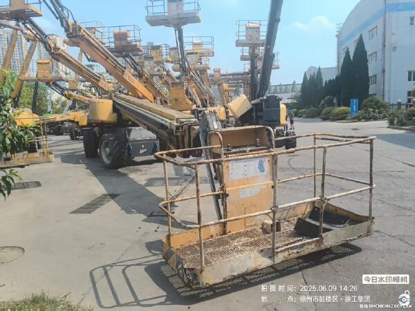 徐工GTBZ38S直臂式高空作業(yè)車