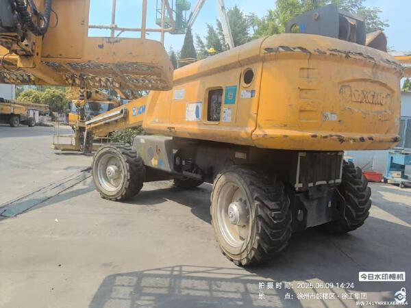 徐工GTBZ38S直臂式高空作業(yè)車