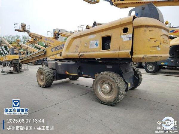 徐工GTBZ32S直臂式高空作業(yè)車