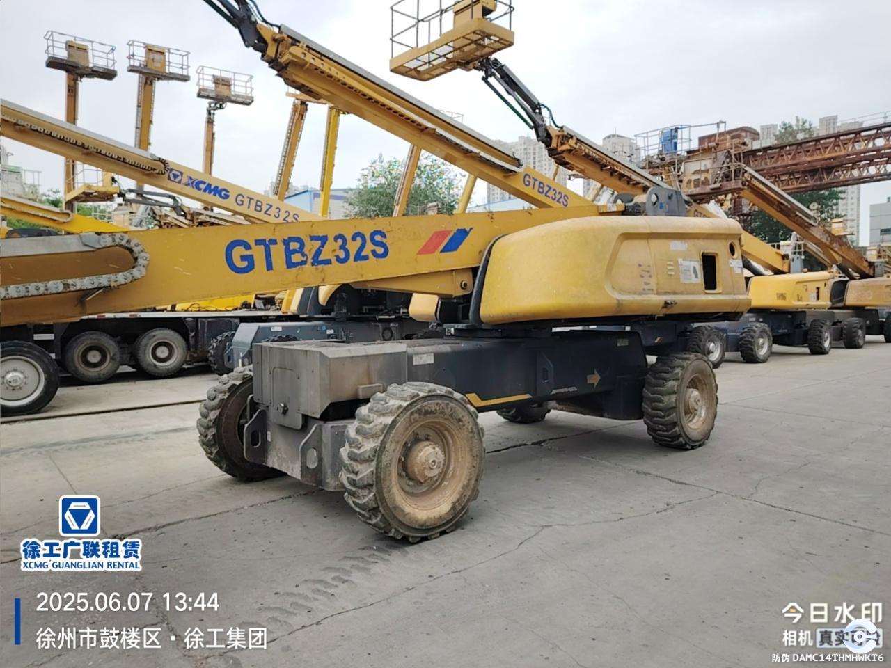 徐工GTBZ32S直臂式高空作業車