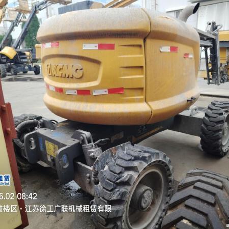 徐工GTBZ14J曲臂式高空作业平台