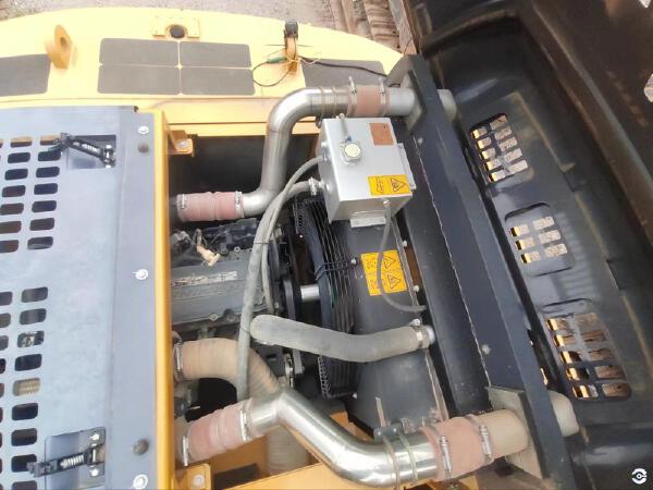 徐工XE400DK履帶式挖掘機