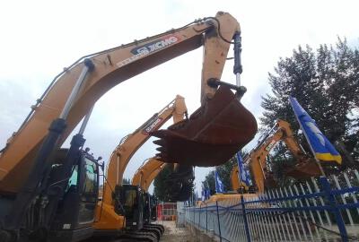 徐工XE400DK履帶式挖掘機