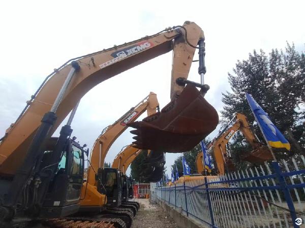 徐工XE400DK履帶式挖掘機