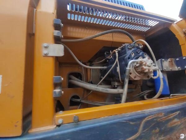 徐工XE470D履帶式挖掘機