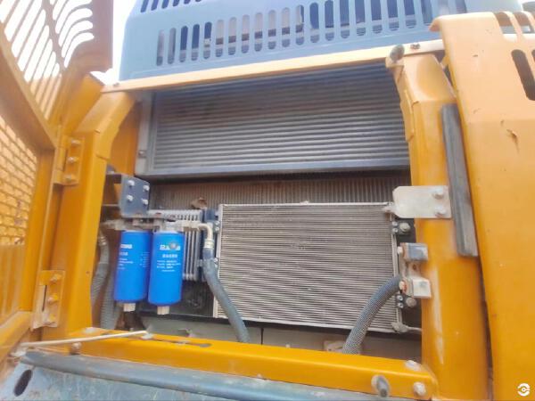 徐工XE470D履帶式挖掘機