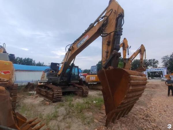 徐工XE470D履帶式挖掘機