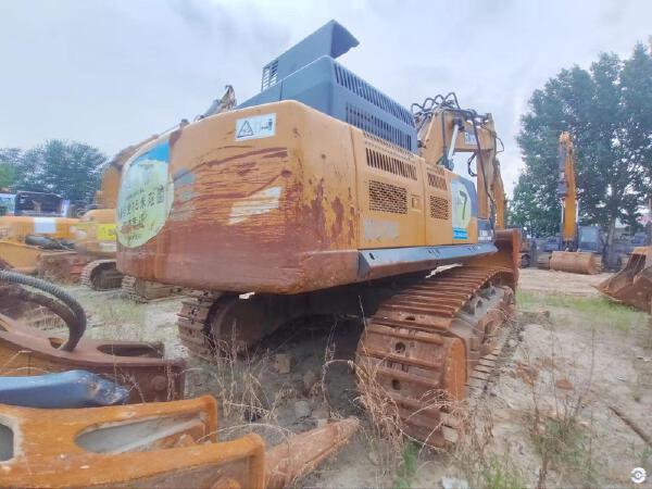 徐工XE470D履帶式挖掘機