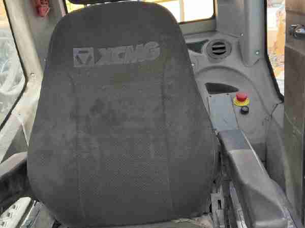 徐工XE700D履帶式挖掘機