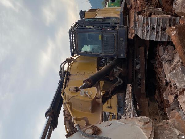 徐工XE950D履帶式挖掘機