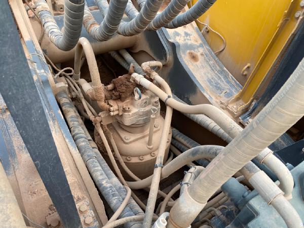 徐工XE950D履帶式挖掘機