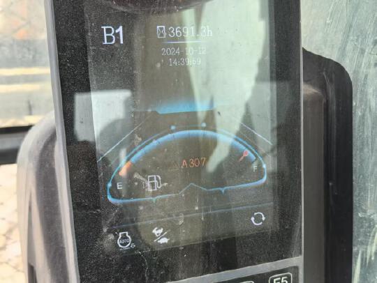 徐工XE550DK履帶式挖掘機