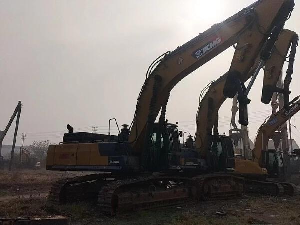 徐工XE550DK履帶式挖掘機