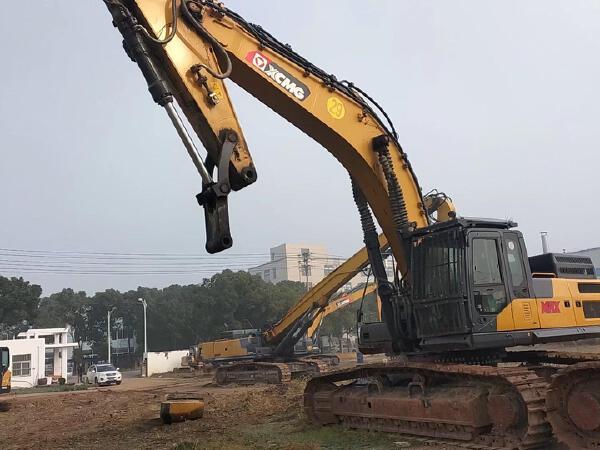 徐工XE550DK履帶式挖掘機