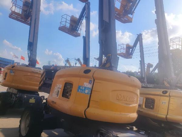 徐工GTBZ18A1曲臂式高空作業(yè)平臺