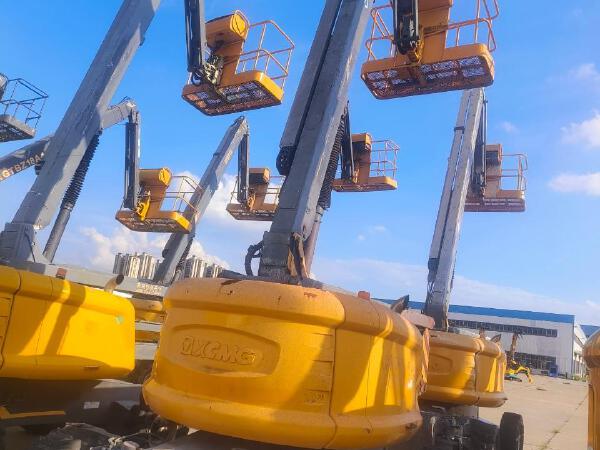 徐工GTBZ18A1曲臂式高空作業(yè)平臺