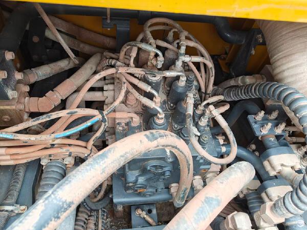 徐工XE600DKMAX履帶式挖掘機